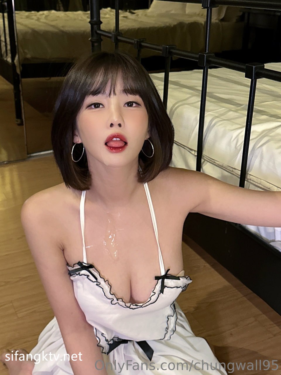 【2023-05-27】masturbate at video call
